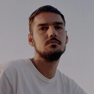 Moody Mehran Moody Mehran, house DJ/producer, draait een groovy set met oldschool house-invloeden.